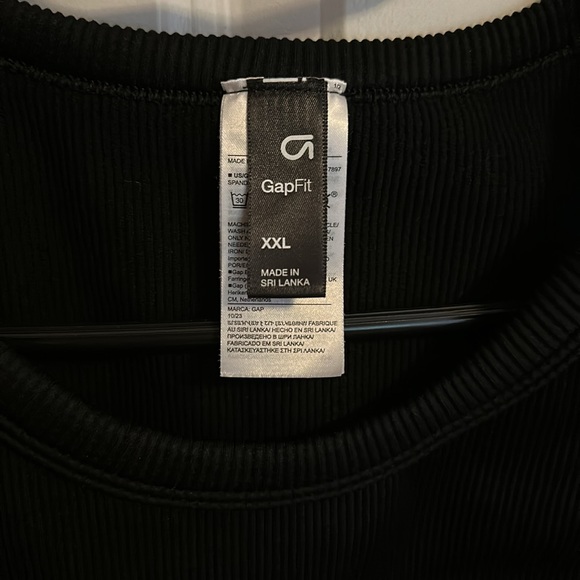 Gap Seamless Ribbed Crop Halter Tank Top size XXL black - Picture 3 of 4